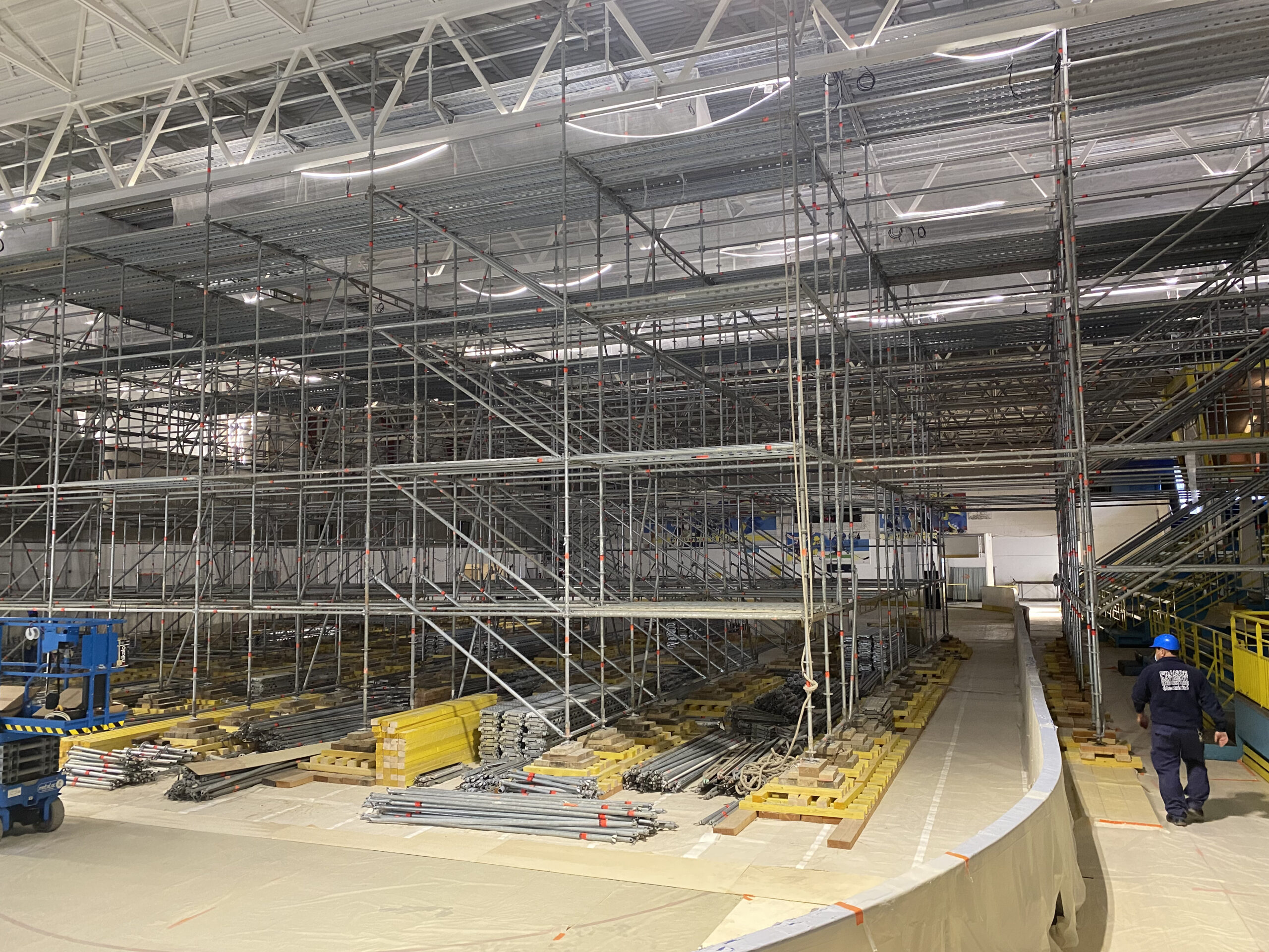 Échafaudage de pied monté par ESTB sur un chantier